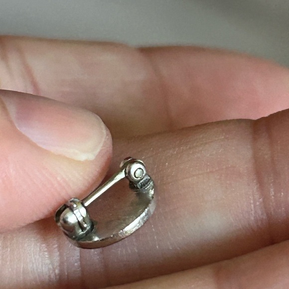 5/$25 Canadian military service Five Years Red Cross Pin 🩸 - Picture 6 of 7